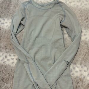 Lululemon Size M, Long Sleeve